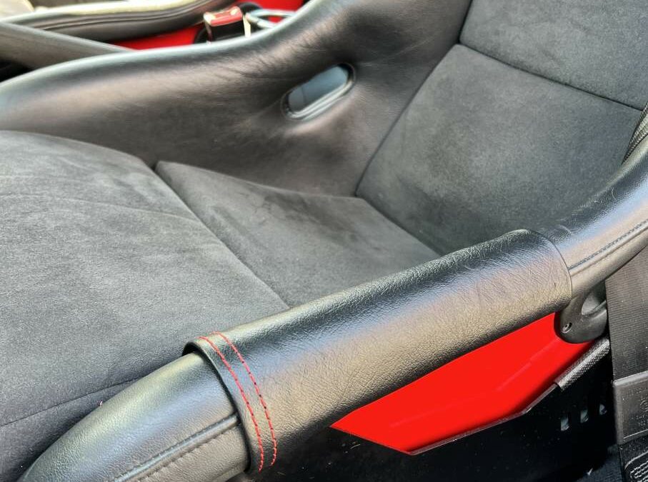 Innenraum mit Alcantara-Leder beziehen