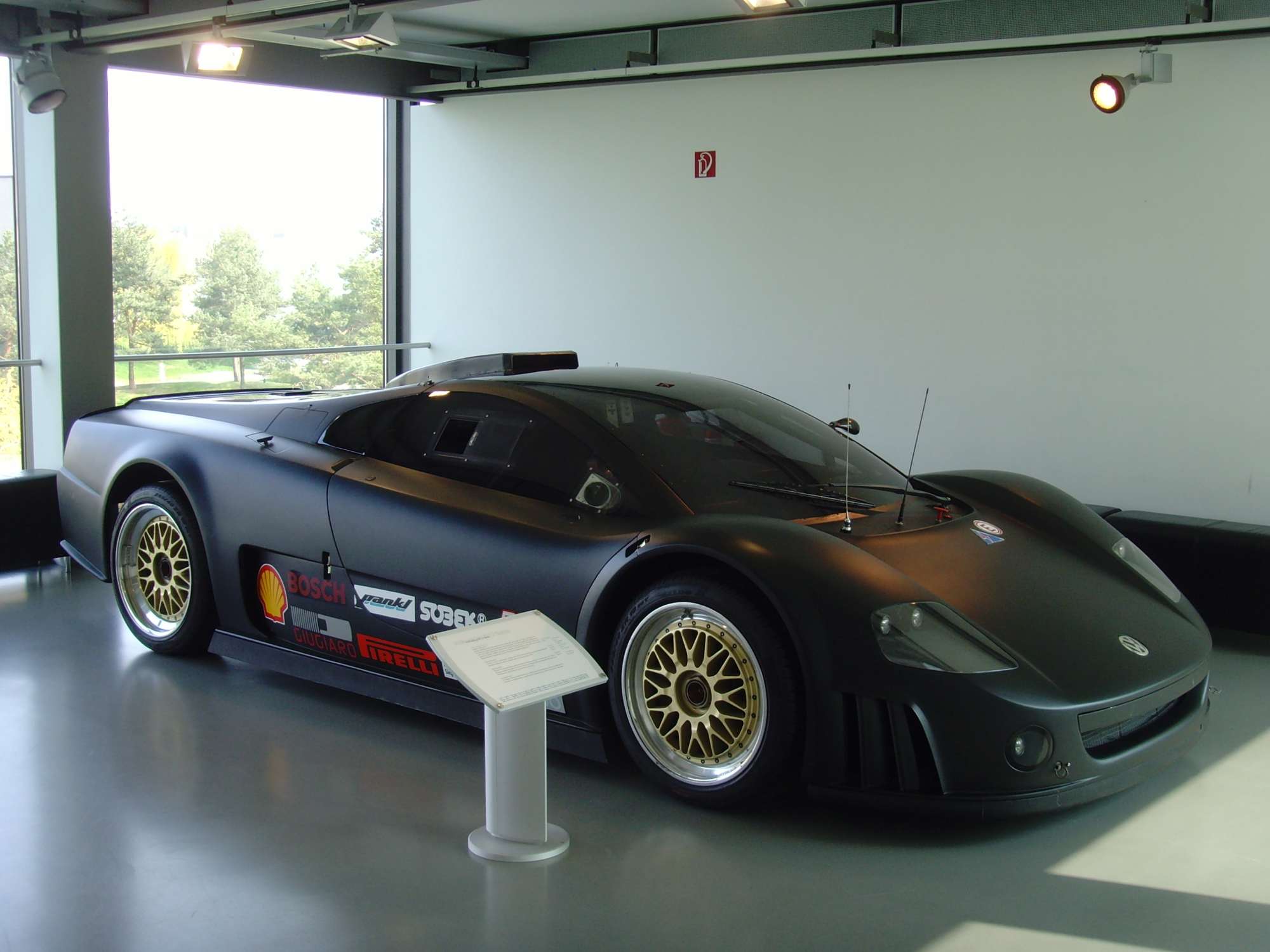 Volkswagen W12 - 5