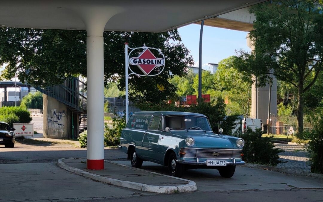 Tankstelle, aber in geil. Die Oldtimer Tankstelle Hamburg.