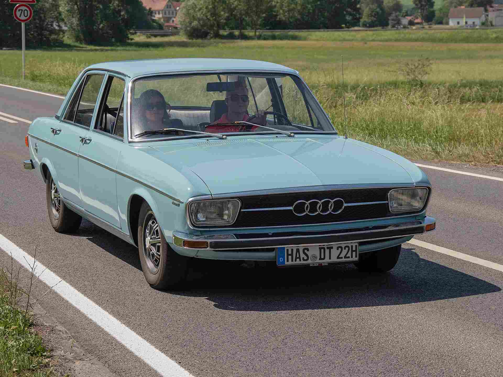 Die vier Generation des Audi 100 in der Übersicht bei Retromanie (2)