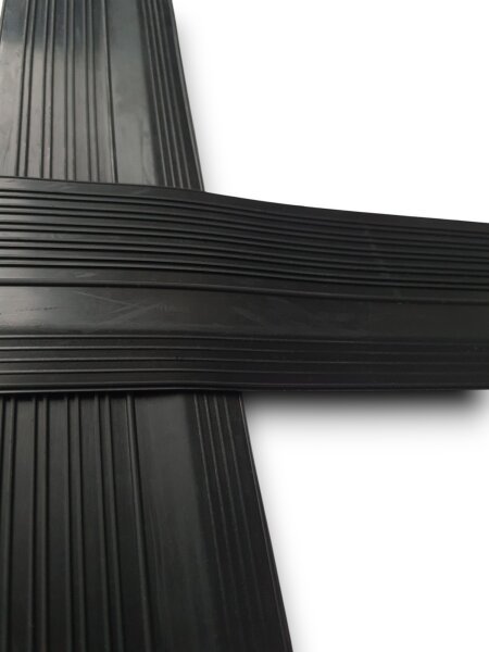 Gummi Einstiegsleisten Schweller Beläge für Mercedes W115/W114 /8 schwarz