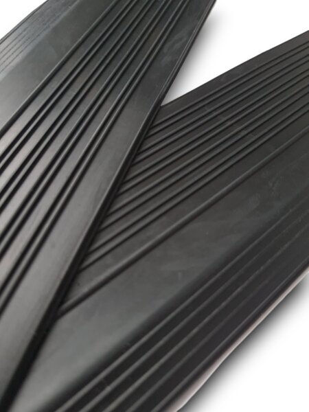 Gummi Einstiegsleisten Schweller Beläge für Mercedes W115/W114 /8 schwarz
