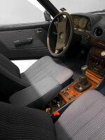 Mittelarmlehne Armlehne für Mercedes W123 Stoff schwarz Polstercode 051
