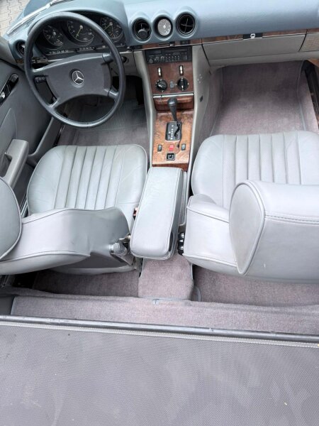 Teppichsatz Teppich für Mercedes SL107 R107/W107 Gummi Absatzschoner grau (Velours)