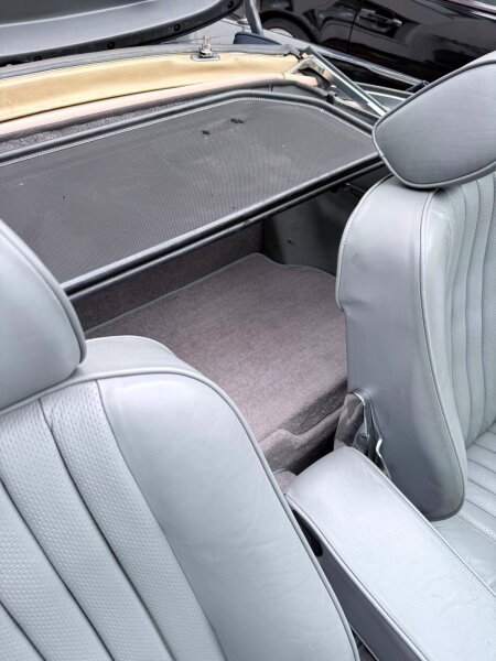 Teppichsatz Teppich für Mercedes SL107 R107/W107 Gummi Absatzschoner grau (Velours)