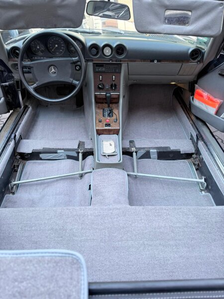 Teppichsatz Teppich für Mercedes SL107 R107/W107 Gummi Absatzschoner grau (Velours)