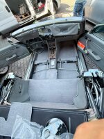 Teppichsatz Teppich für Mercedes SL107 R107/W107 Gummi Absatzschoner grau (Velours)